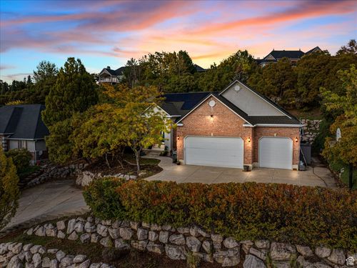 2011 Dan Dr, Layton, UT, 84040-2332 | Card Image