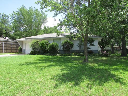 1104 Fair Ave, Gainesville, TX, 76240-2914 | Card Image