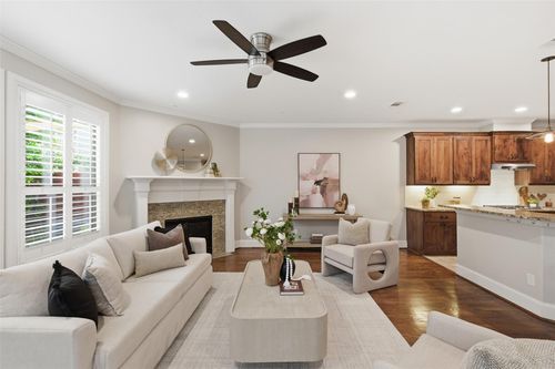 233 W 26th St, Houston, TX, 77008-2101 | Card Image