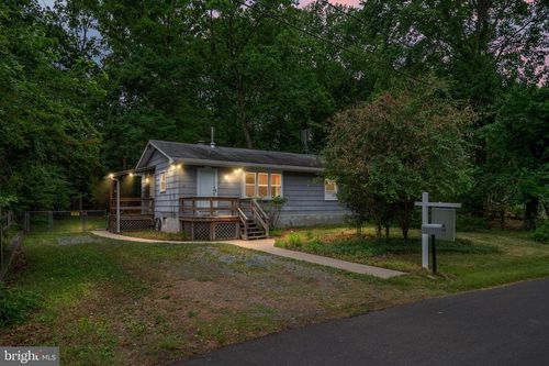 410 Walnut Dr, ANNAPOLIS, MD, 21403-4021 | Card Image