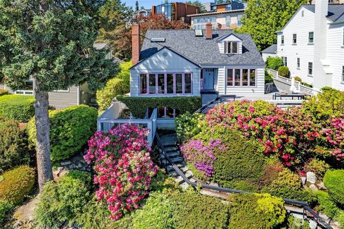 4539 E Laurel Dr Ne, Seattle, WA, 98105-3838 | Card Image