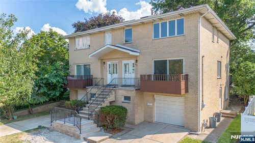 472 Central Blvd, Fort Lee, NJ, 07024-1744 | Card Image
