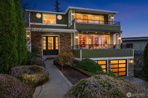 3311 Burnett Ave N, Renton, WA, 98056-1930 | Card Image