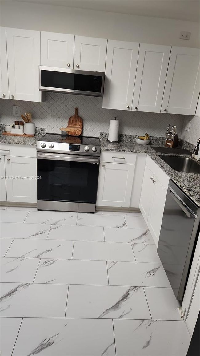 APT-103D - 3930 Inverrary Blvd, Condo with 2 bedrooms, 2 bathrooms and null parking in Lauderhill FL | Image 6