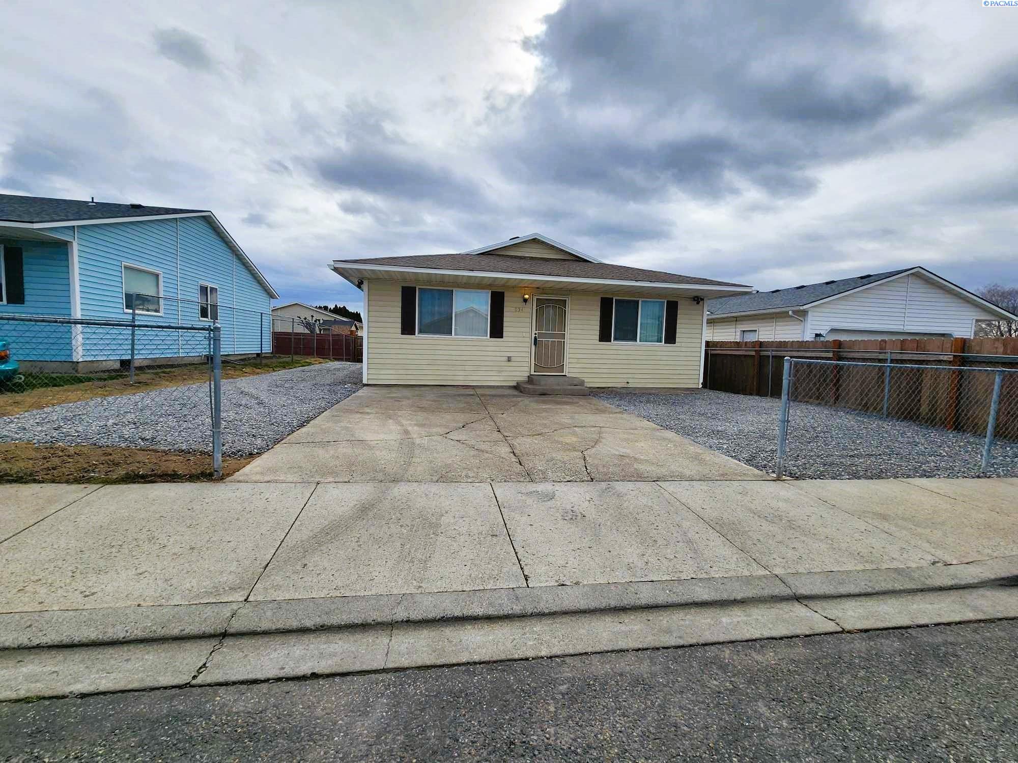 Ismo Loop, Sunnyside, WA 98944
