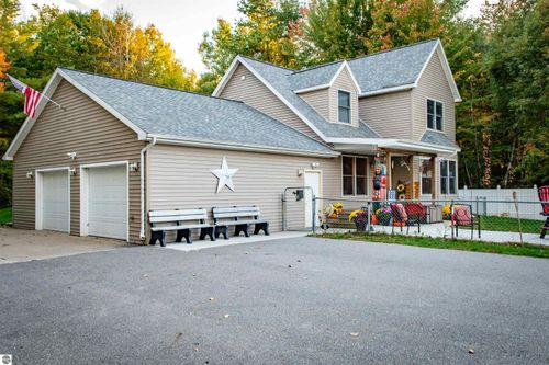 11968 E Pickard Rd, Mt Pleasant, MI, 48858-9474 | Card Image