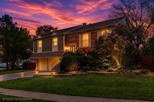 2109 Hitching Post Ln, Schaumburg, IL, 60194-3809 | Card Image