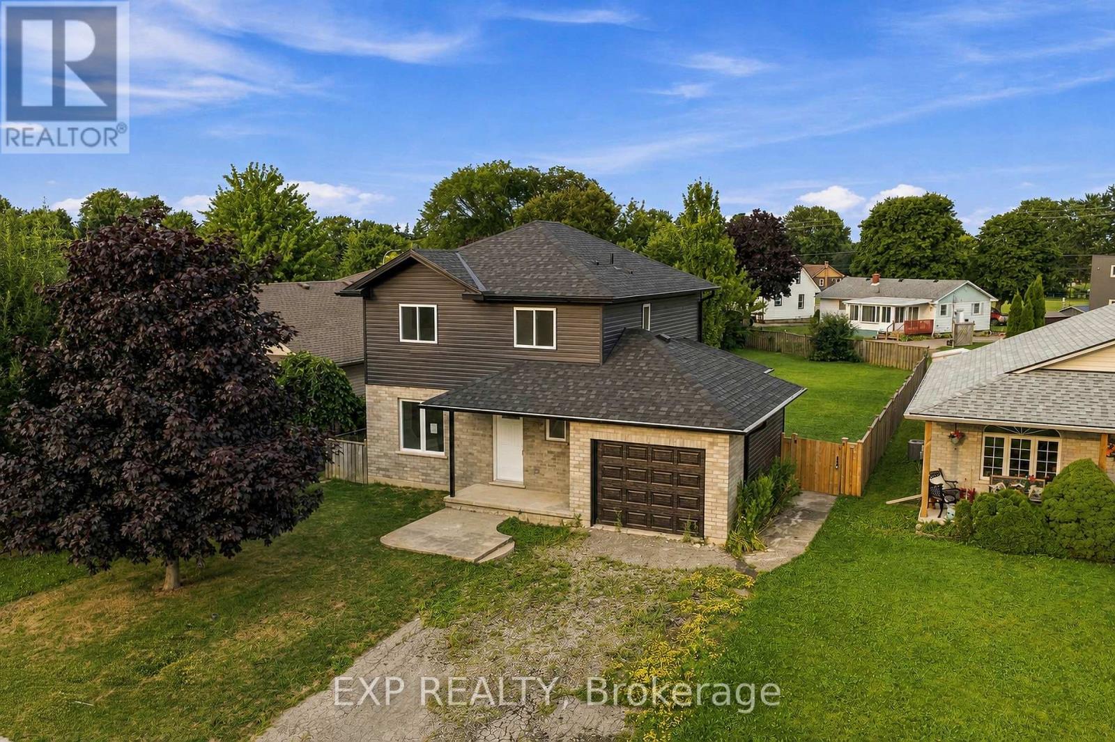 Residential in Haldimand (Nanticoke) 2