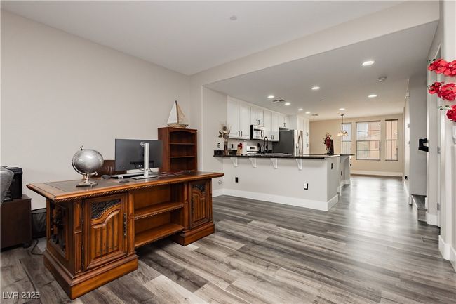 10091 Sand Key St, Townhouse with 3 bedrooms, 4 bathrooms and null parking in Las Vegas NV | Image 9