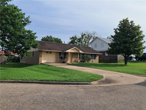 1202 Cheyenne Dr, Brenham, TX, 77833-5732 | Card Image