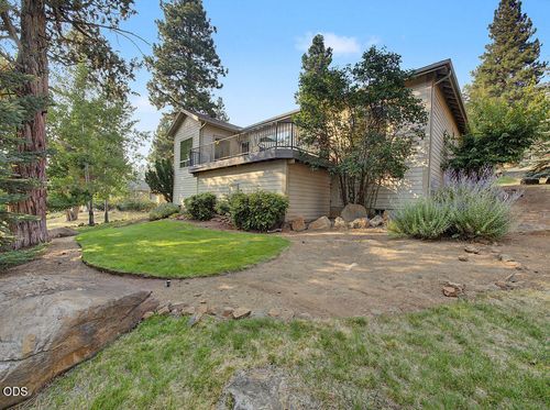 4914 Grosbeak Dr, Klamath Falls, OR, 97601-8675 | Card Image