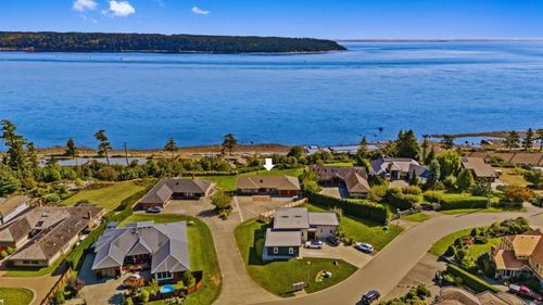 513 Ash Pl, Campbell River, BC, V9W5L8 | Card Image