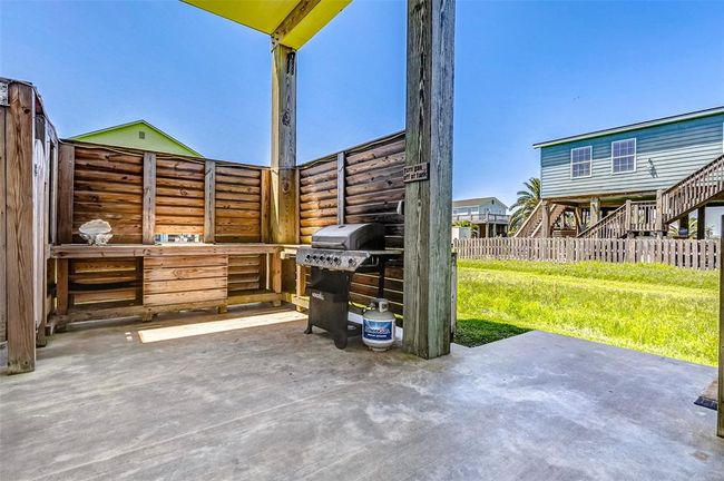 881 Buell, House other with 3 bedrooms, 2 bathrooms and null parking in Crystal Beach TX | Image 32