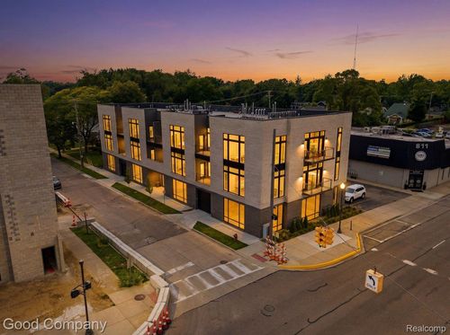 301-110 Austin Ave, Royal Oak, MI, 48067-1468 | Card Image