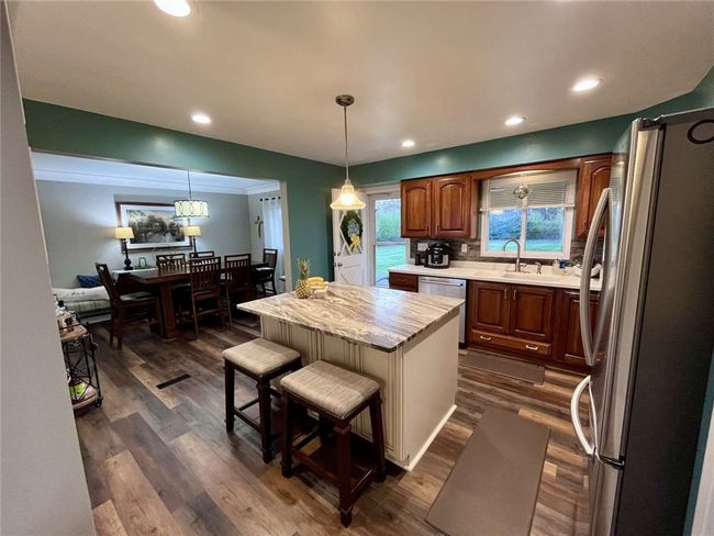 124 Elm Dr, House other with 3 bedrooms, 2 bathrooms and 2 parking in Trafford PA | Image 6