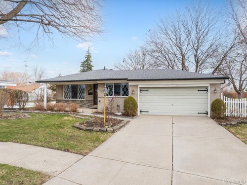 5121 Mckinley Rd, Warren, MI, 48091-4190 | Card Image