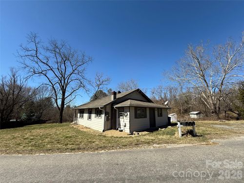 40 Little Knob Rd, Asheville, NC, 28803-9646 | Card Image