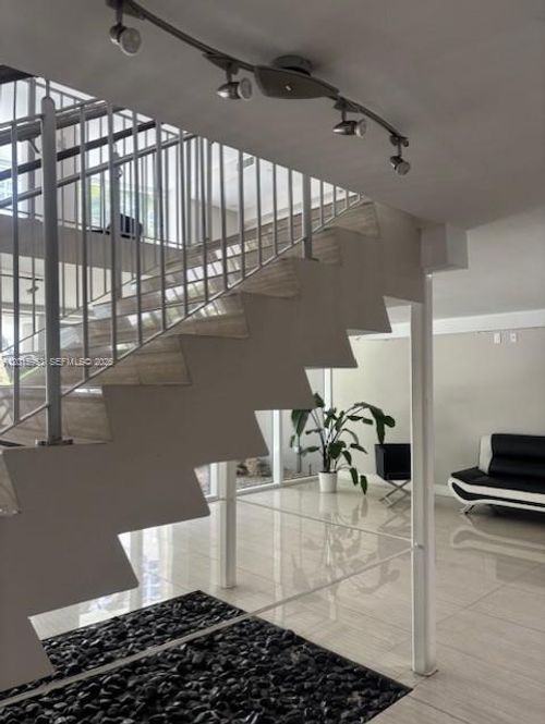 707-601 Ne 23rd St, Miami, FL, 33137-4964 | Card Image