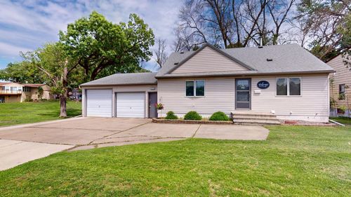 1112 Bridge Ave, Albert Lea, MN, 56007-2206 | Card Image