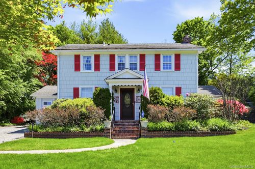 2 Ashley Pl, Glen Head, NY, 11545-1003 | Card Image