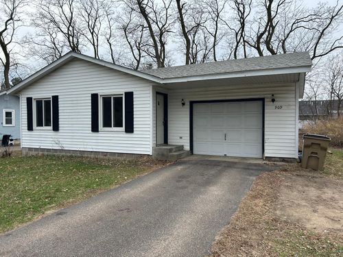 909 7th Ave N, Princeton, MN, 55371-1207 | Card Image