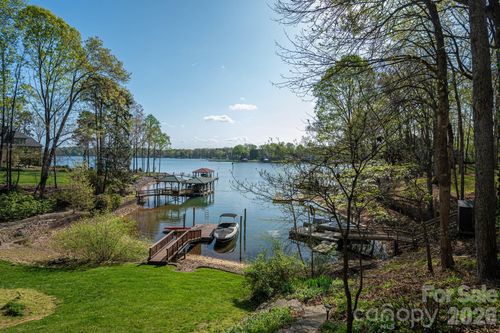 103 Shelter Cove Ln, Mooresville, NC, 28117-5818 | Card Image