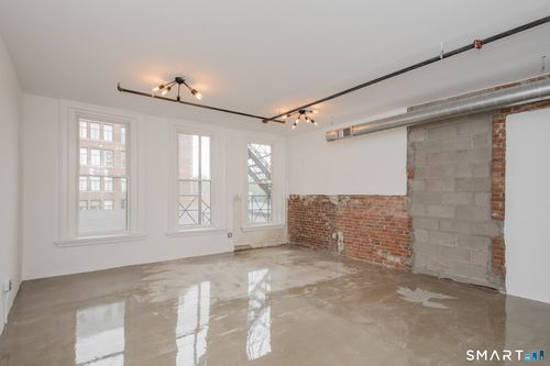 2e-289 Asylum St, Hartford, CT, 06103-2042 | Card Image