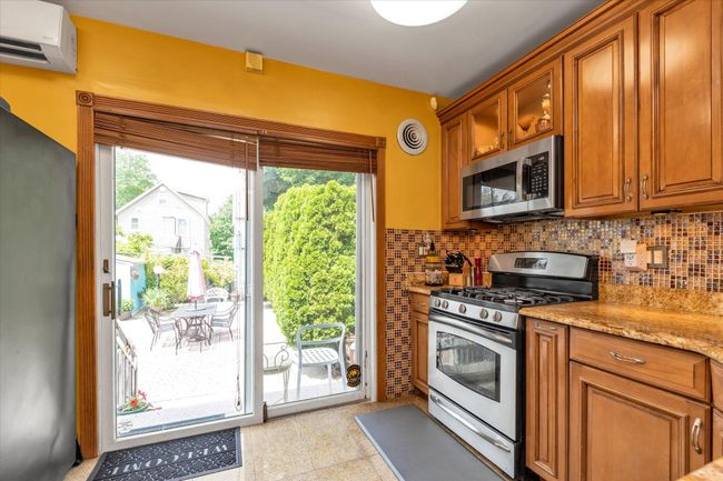 2 - 48 206 Th St, Home with 5 bedrooms, 2 bathrooms and 3 parking in Oakland Gardens NY | Image 10