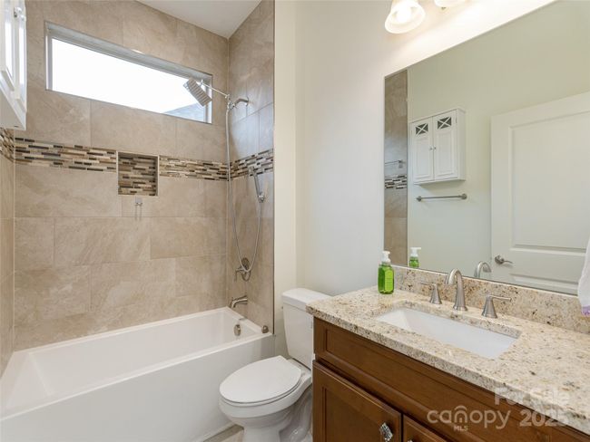 Bathroom 2 | Image 29