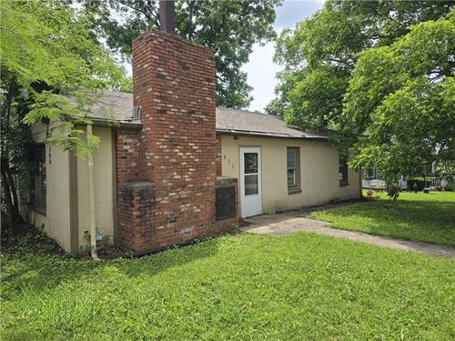 107 W 6th St, Urich, MO, 64788-9779 | Card Image