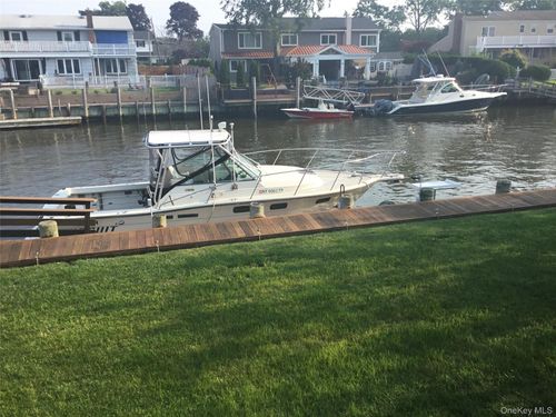 266 Bayview Ave, Massapequa, NY, 11758-8005 | Card Image