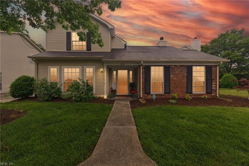 2247 New Kent Ct, Newport News, VA, 23602-8823 | Card Image