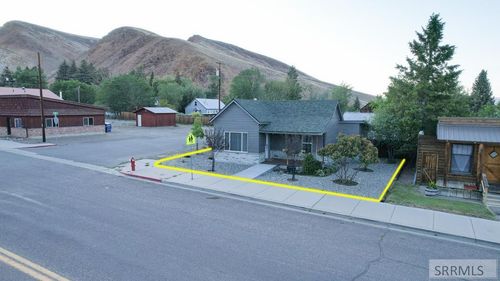 800 E Main Ave, Challis, ID, 83226-7813 | Card Image