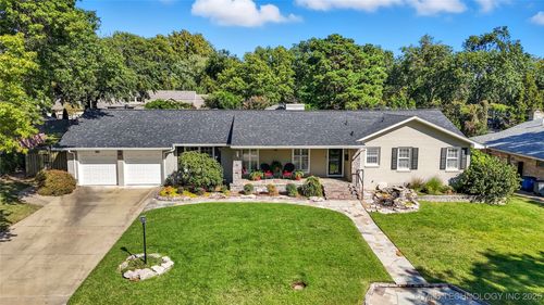 2881 35th Pl, Tulsa, OK, 74105-2927 | Card Image