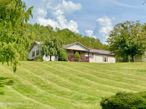 292 Chantilly Hill Dr, Rose Hill, VA, 24281-8037 | Card Image
