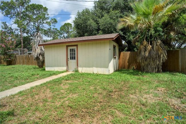 1705 Neuman St, House other with 4 bedrooms, 3 bathrooms and null parking in Gonzales TX | Image 34
