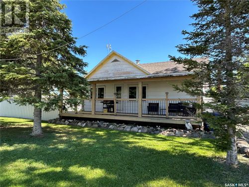 3 Coteau Ave, Halbrite, SK, S0C | Card Image