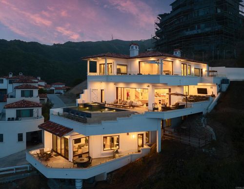 211 Mar De Cortez, Avalon, CA, 90704-2857 | Card Image