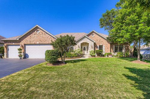 808 James Dr, Hampshire, IL, 60140-8292 | Card Image