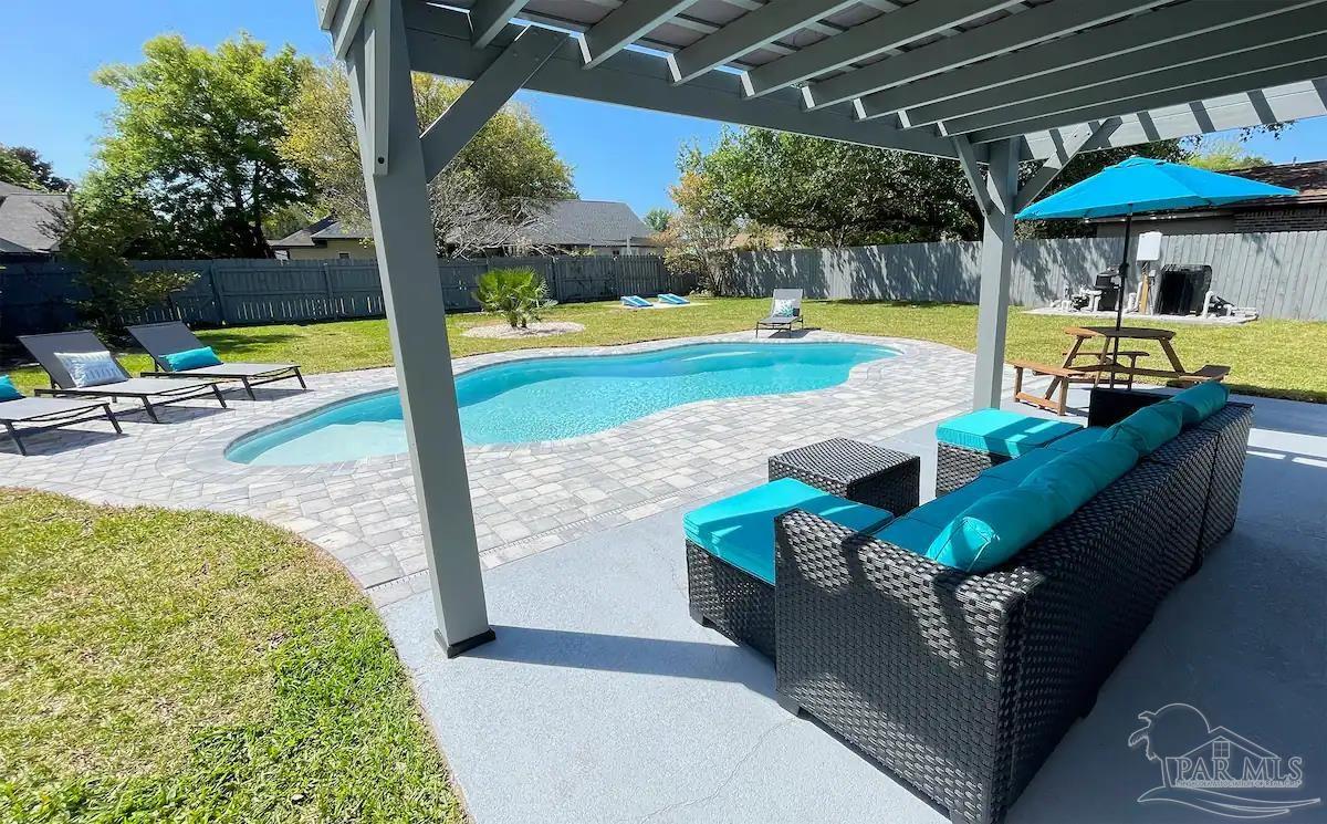 Sycamore Ln, Gulf Breeze, FL 32563