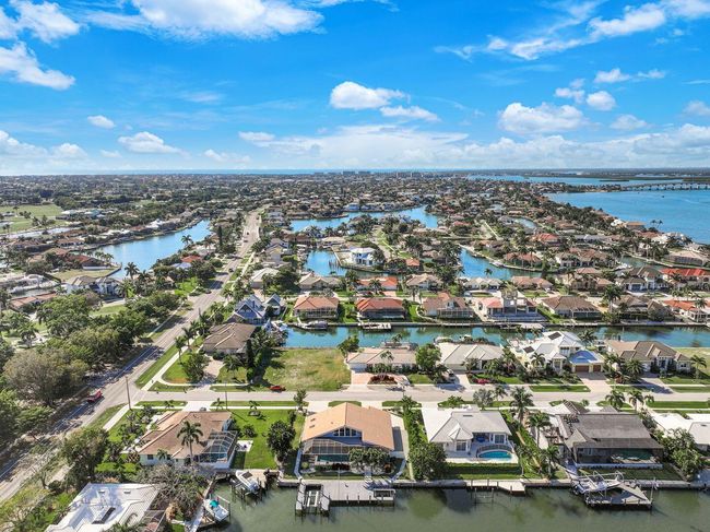 1709 Wavecrest Ct, House other with 4 bedrooms, 3 bathrooms and null parking in Marco Island FL | Image 38