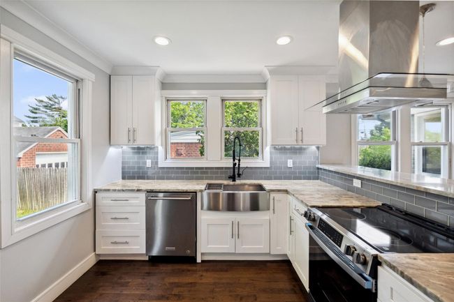 634 Adams Ave, House other with 3 bedrooms, 2 bathrooms and null parking in Lindenhurst NY | Image 9