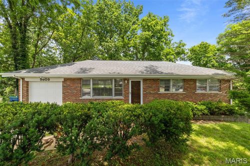 9609 Twincrest Dr, Saint Louis, MO, 63126-1505 | Card Image