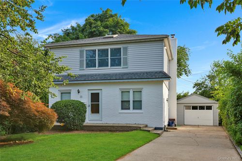 33 Park Cir, New Hyde Park, NY, 11040-3812 | Card Image