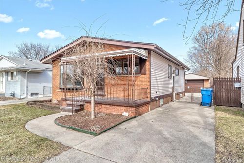 20532 Powers Ave, Dearborn Heights, MI, 48125-2932 | Card Image