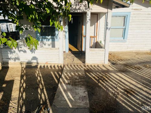 614 Shattuck Ave, Taft, CA, 93268-4030 | Card Image