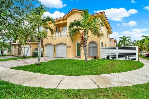 1046 Ne 17th Ter, Homestead, FL, 33033-4690 | Card Image
