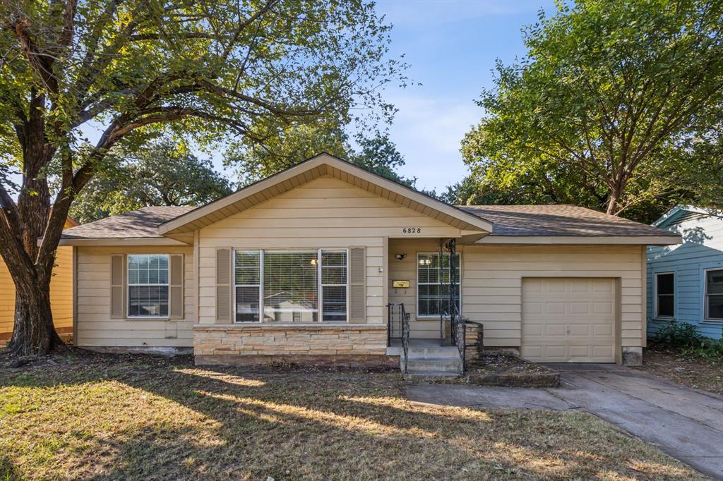 Greenlee St, Fort Worth, TX 76112