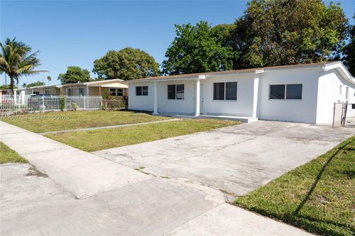 4000 Nw 195th St, Miami Gardens, FL, 33055-2257 | Card Image