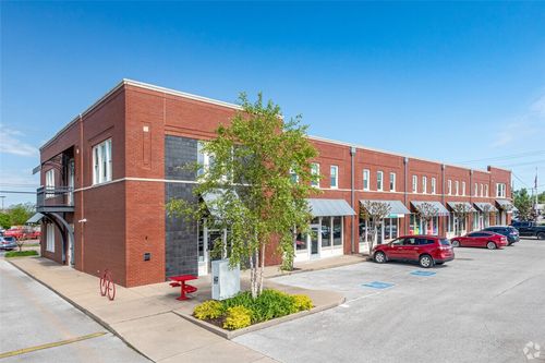 213-809 Sw A St, Bentonville, AR, 72712-6252 | Card Image